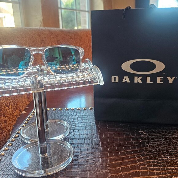 NEW OAKLEY SYLAS CLEAR SUNGLASSES - Picture 2 of 5